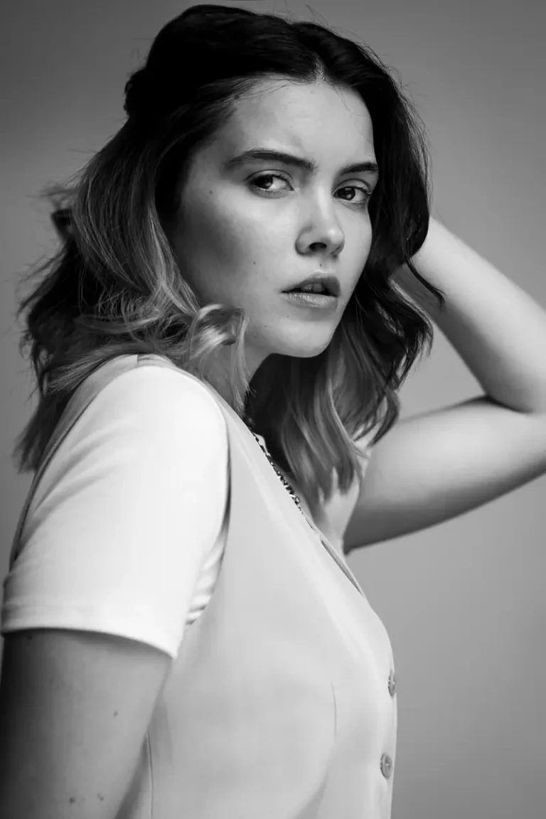 Nicole — FERRE Magazine | The October Fashion & Beauty Edition | Vol.10 | 2022