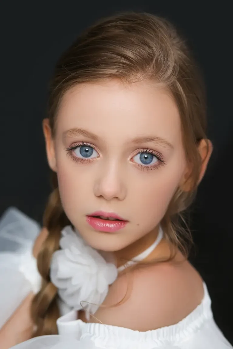 Model Laura — FERRE Magazine | The March Teen Edition | Vol.1 | 2025
