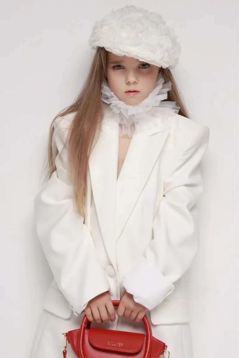 Three fashionable friends — FERRE Magazine | The November Teen Edition | Vol.4 | 2025