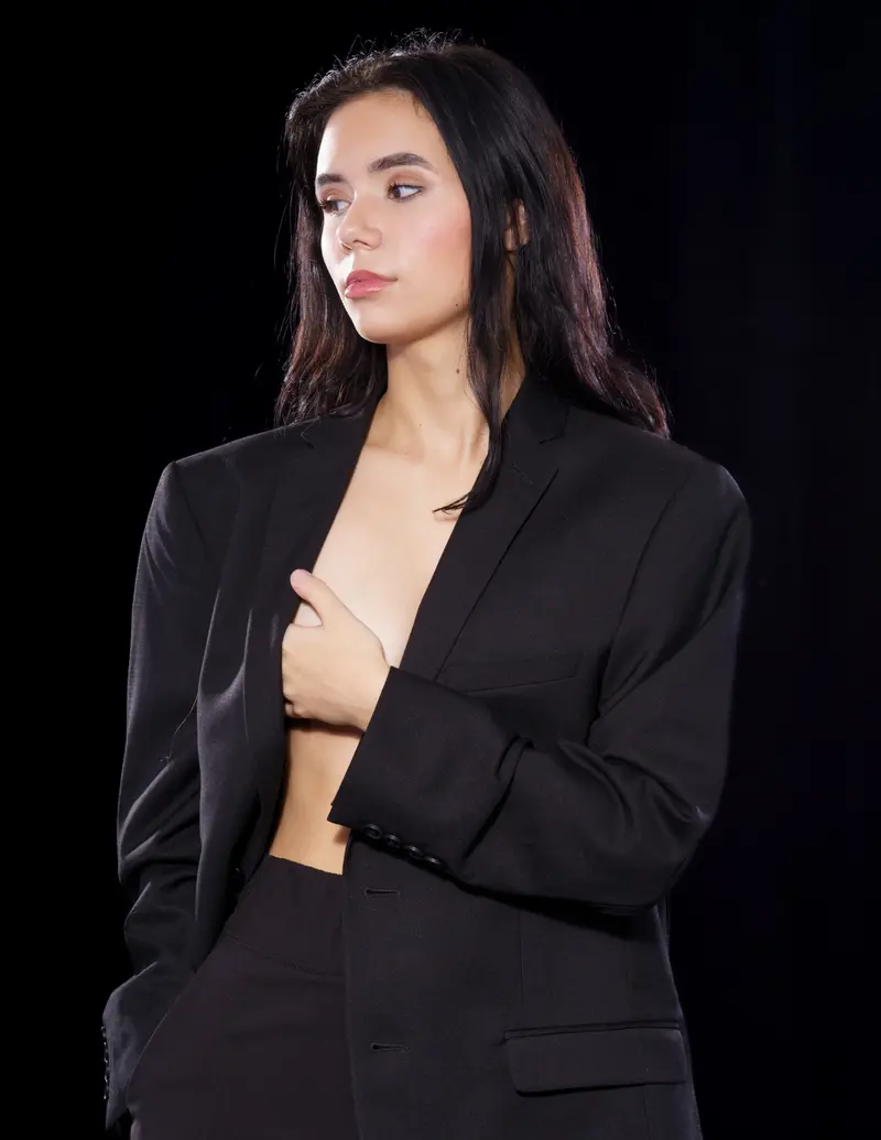Lindsey: Architected Elegance — FERRE Magazine, May 2026